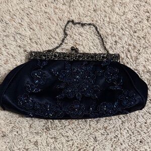 Elegant Black Floral Embroidered Clutch